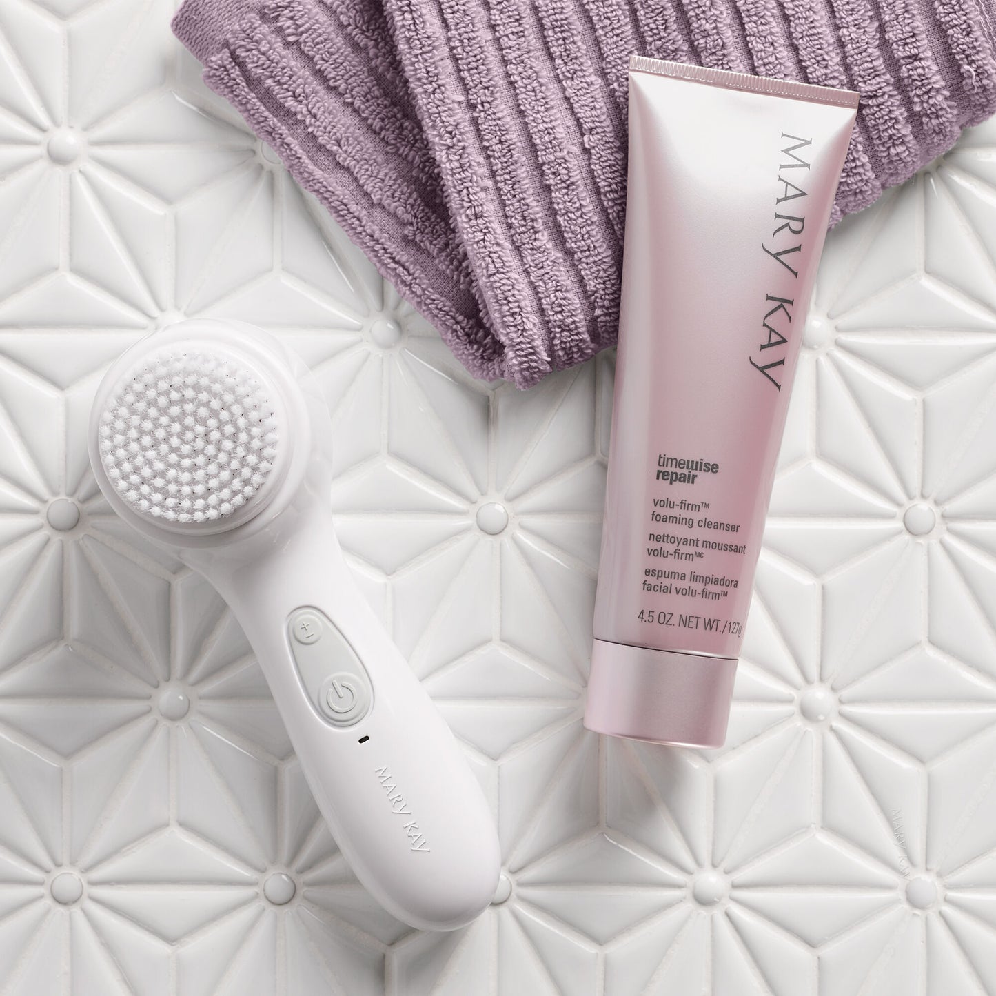 Time Wise Repair® Volu-Firm® Foaming Cleanser