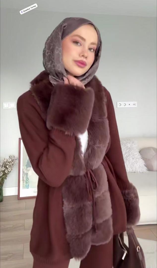 Luxury Winter Knit Set with Fur Details – Brown